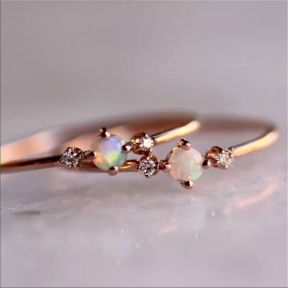 Dainty white fire opal ring - Picture 2 of 5